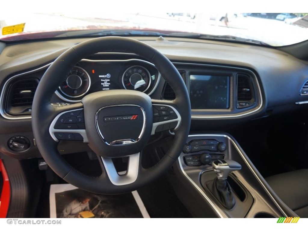 2015 Challenger SXT Plus - TorRed / Black photo #7