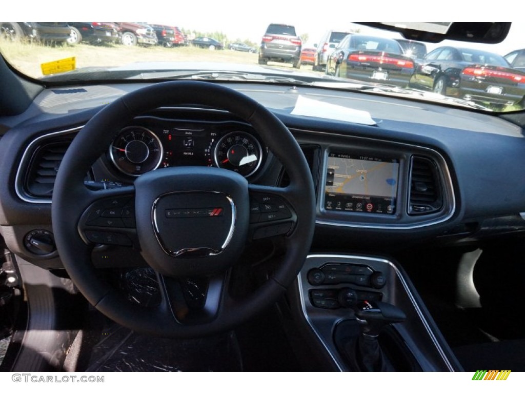2015 Challenger SXT - Pitch Black / Black photo #8