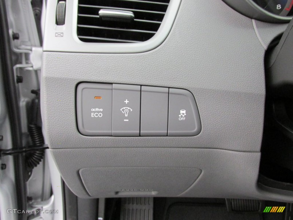 2015 Elantra SE Sedan - Shimmering Air Silver / Gray photo #31