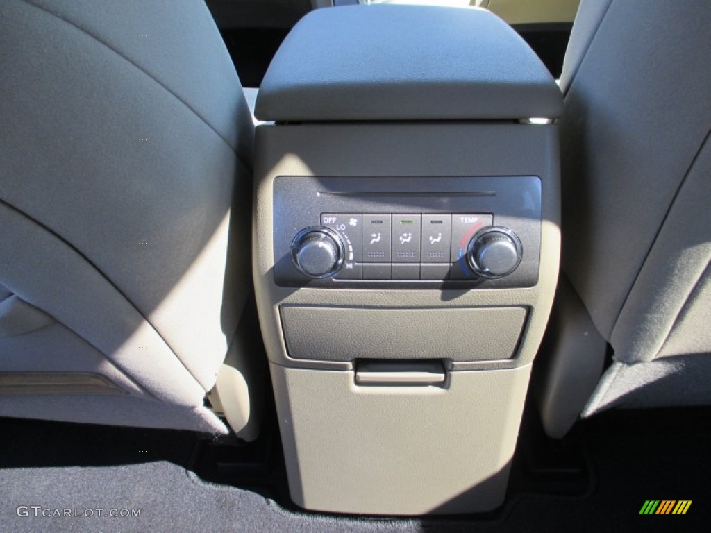 2012 Highlander SE 4WD - Sizzling Crimson Mica / Sand Beige photo #28