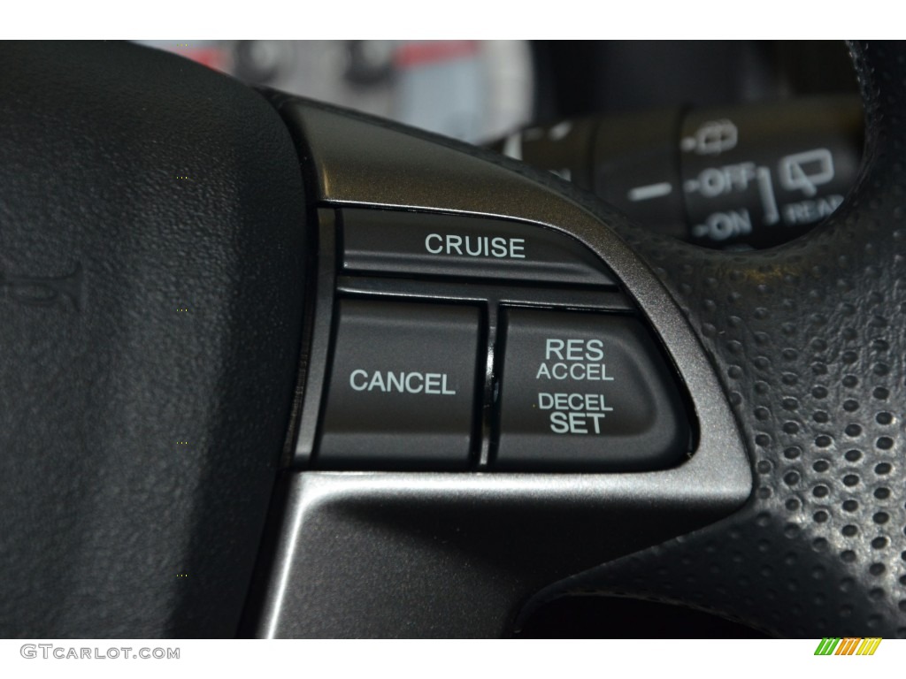 2015 Pilot SE - Crystal Black Pearl / Gray photo #18