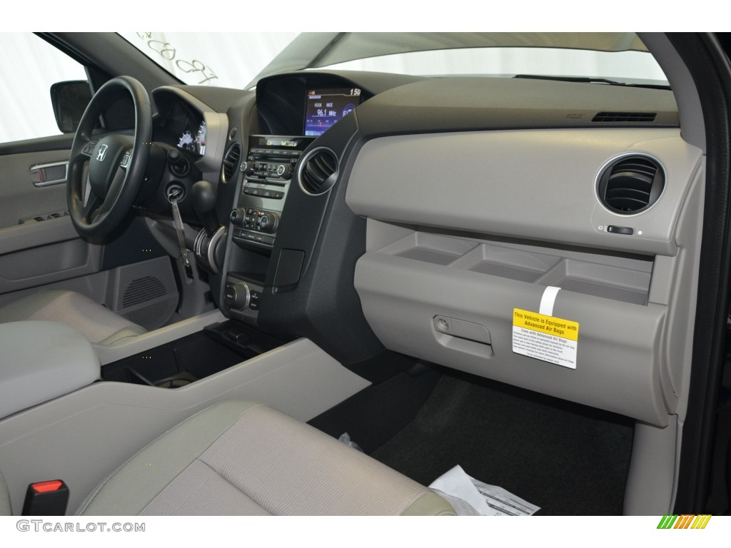 2015 Pilot SE - Crystal Black Pearl / Gray photo #26