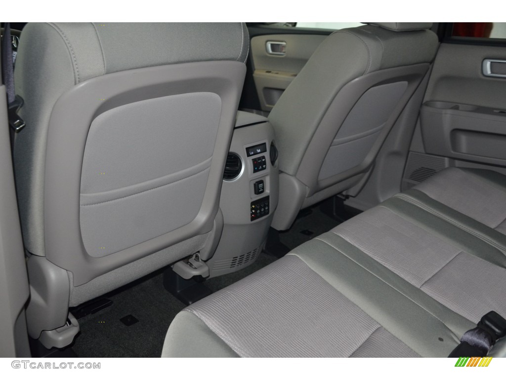 2015 Pilot SE - Crystal Black Pearl / Gray photo #22