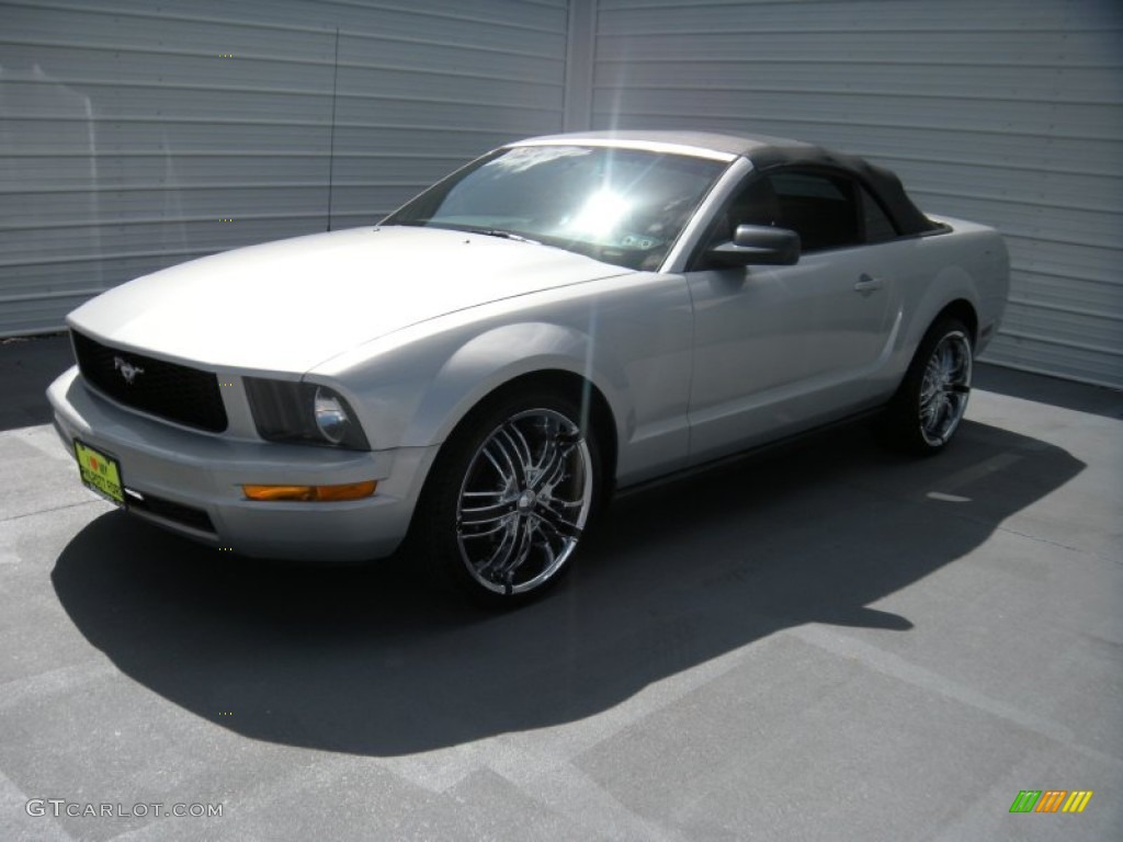 2007 Mustang V6 Deluxe Convertible - Satin Silver Metallic / Light Graphite photo #4