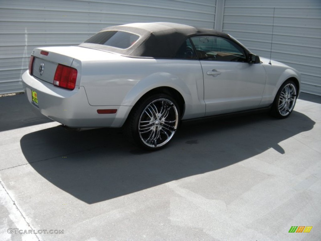 2007 Mustang V6 Deluxe Convertible - Satin Silver Metallic / Light Graphite photo #9