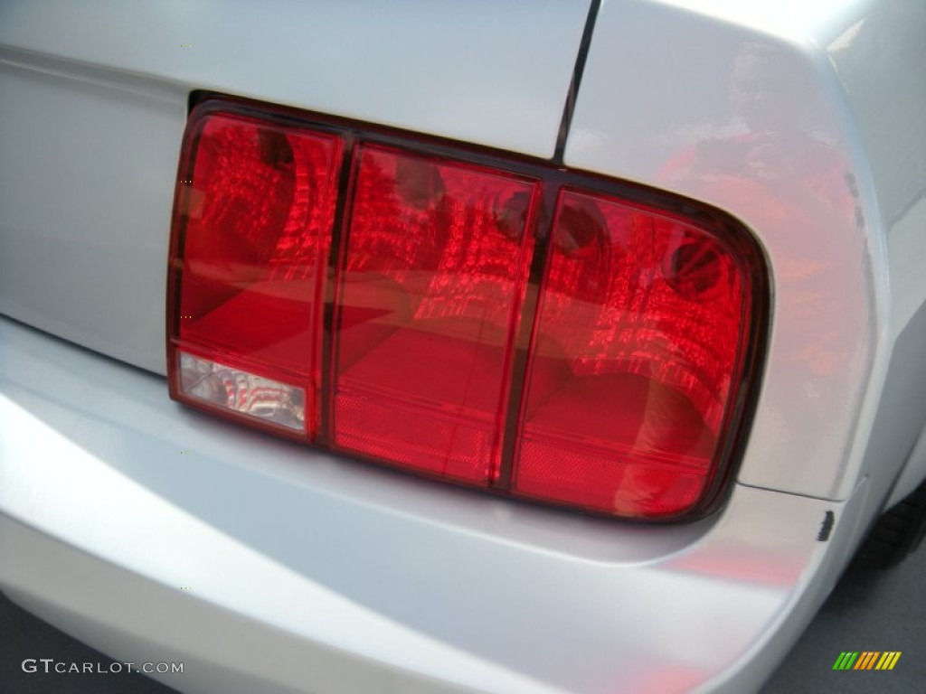 2007 Mustang V6 Deluxe Convertible - Satin Silver Metallic / Light Graphite photo #11