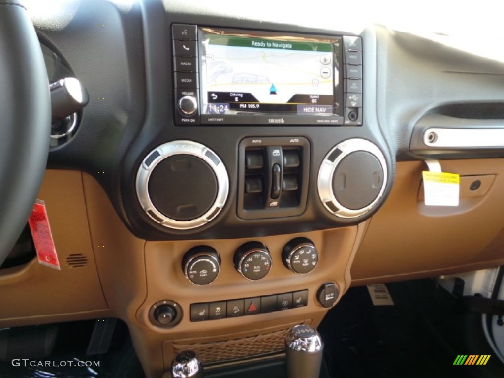 2015 Jeep Wrangler Unlimited Sahara 4x4 Controls Photo #97979890