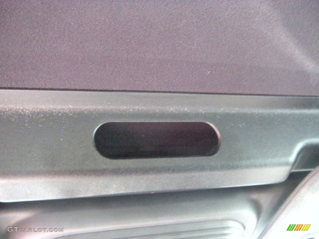 2007 Mustang V6 Deluxe Convertible - Satin Silver Metallic / Light Graphite photo #36