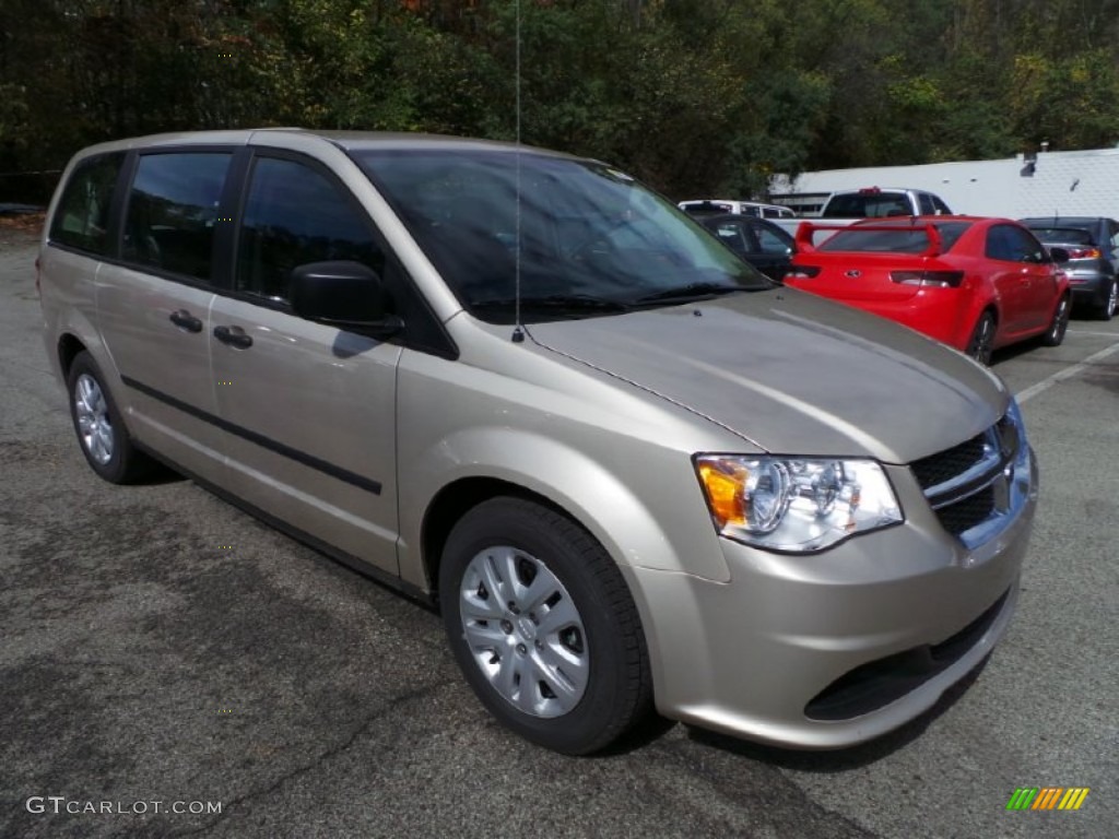 2015 Grand Caravan American Value Package - Cashmere / Sandstone Pearl Coat / Black/Light Graystone photo #7