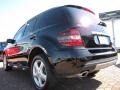 Black - ML 350 4Matic Photo No. 3