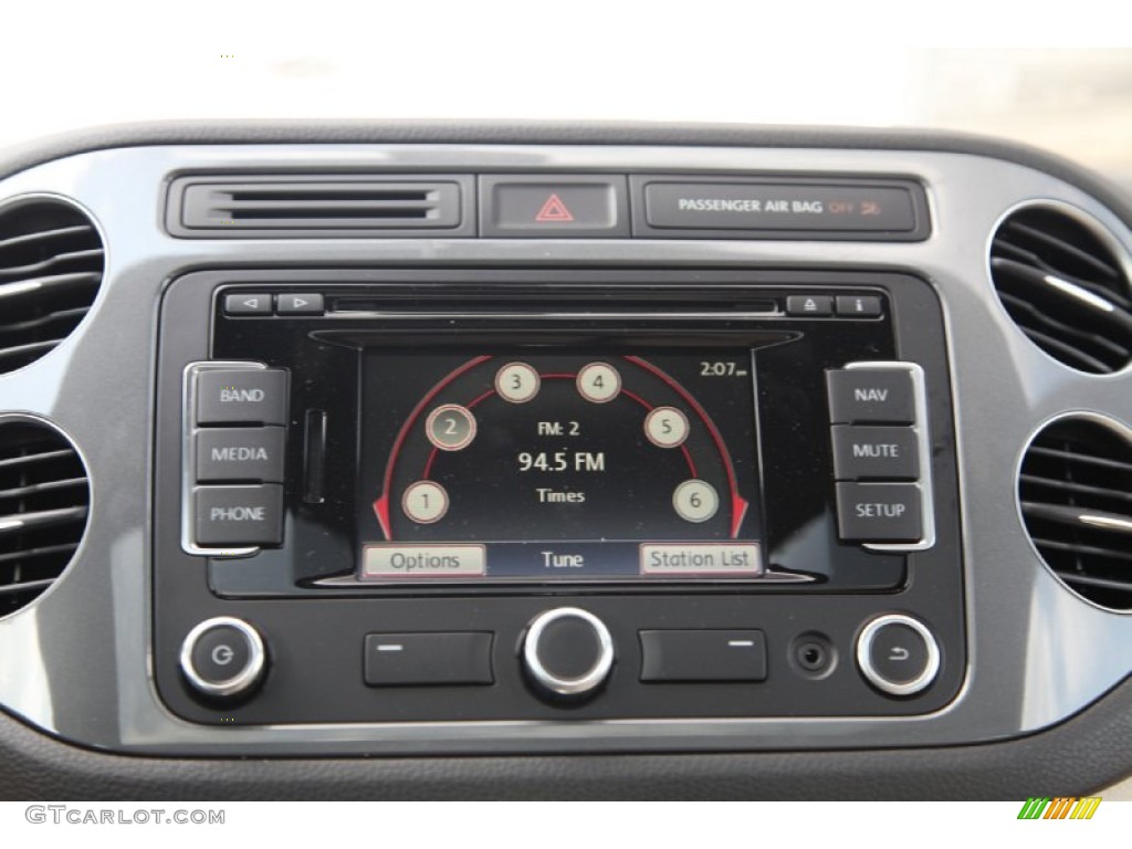 2015 Volkswagen Tiguan R-Line Controls Photo #97984318