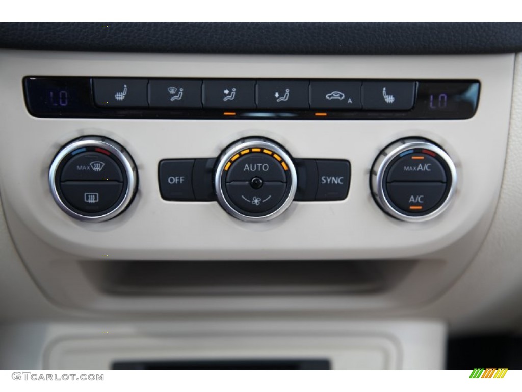 2015 Volkswagen Tiguan R-Line Controls Photo #97984385