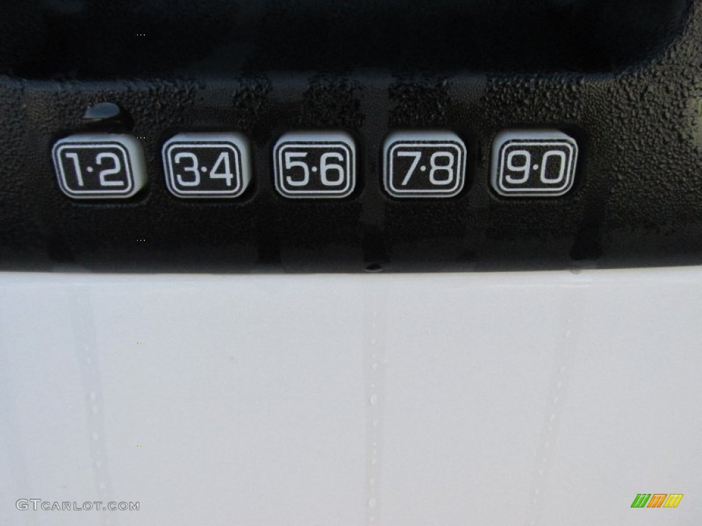 2014 F150 XLT SuperCrew 4x4 - Oxford White / Steel Grey photo #16