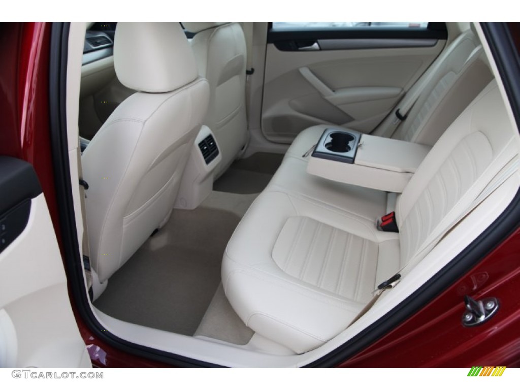Cornsilk Beige Interior 2015 Volkswagen Passat SE Sedan Photo #97988650