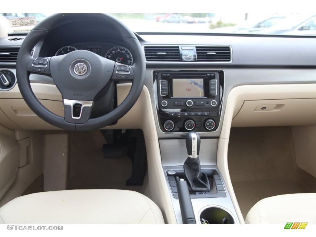2015 Volkswagen Passat SE Sedan Cornsilk Beige Dashboard Photo #97988671