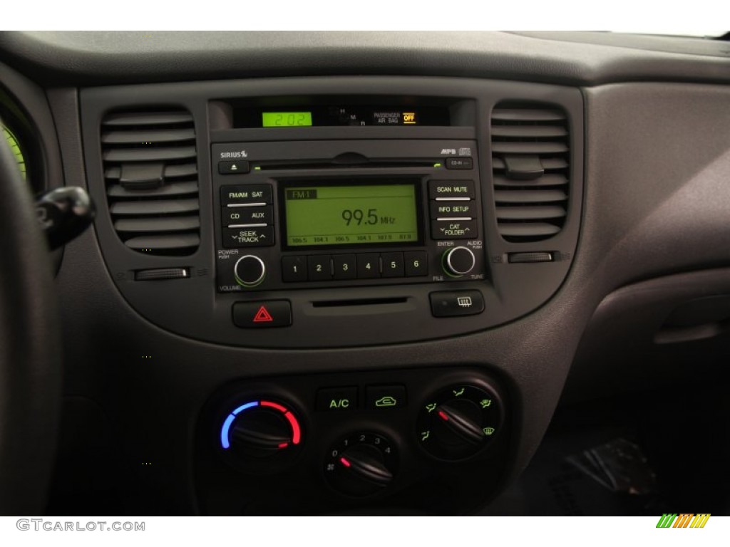 2009 Kia Rio LX Sedan Controls Photos