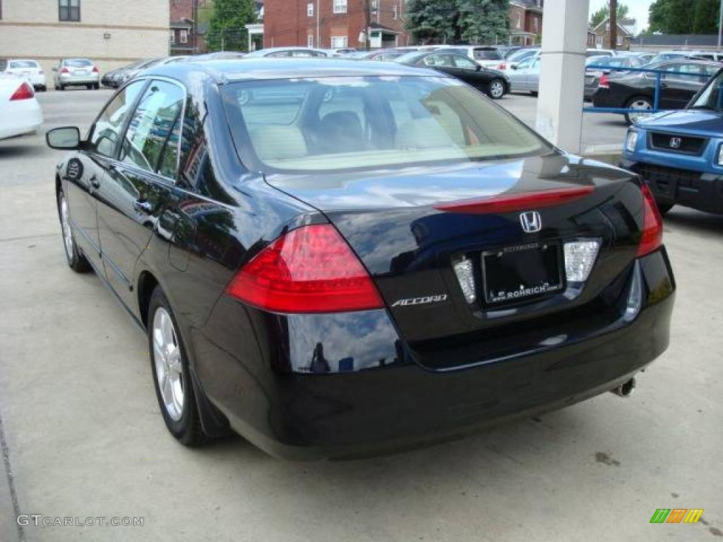 2006 Accord SE Sedan - Nighthawk Black Pearl / Ivory photo #2