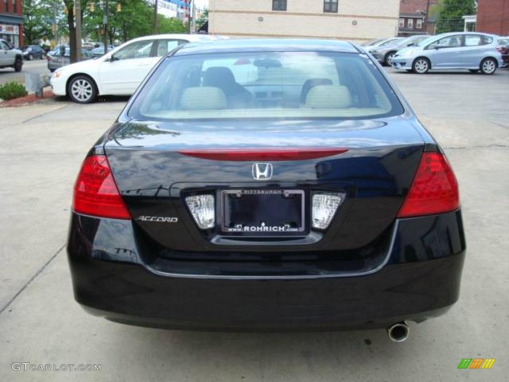 2006 Accord SE Sedan - Nighthawk Black Pearl / Ivory photo #3