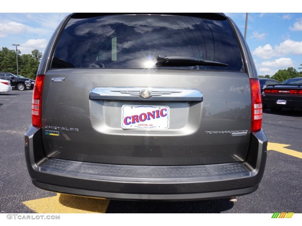 2010 Town & Country LX - Dark Titanium Metallic / Medium Slate Gray/Light Shale photo #6