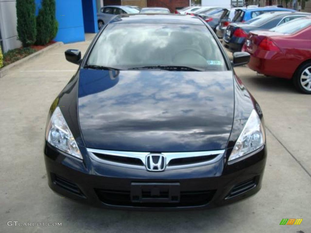 2006 Accord SE Sedan - Nighthawk Black Pearl / Ivory photo #7