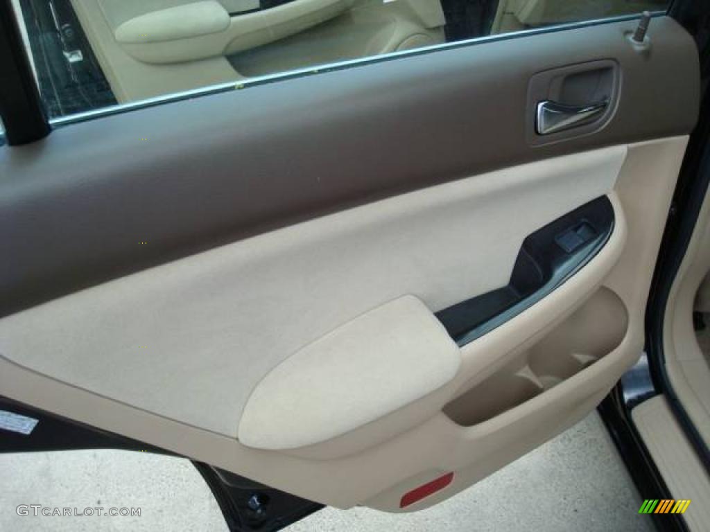 2006 Accord SE Sedan - Nighthawk Black Pearl / Ivory photo #13