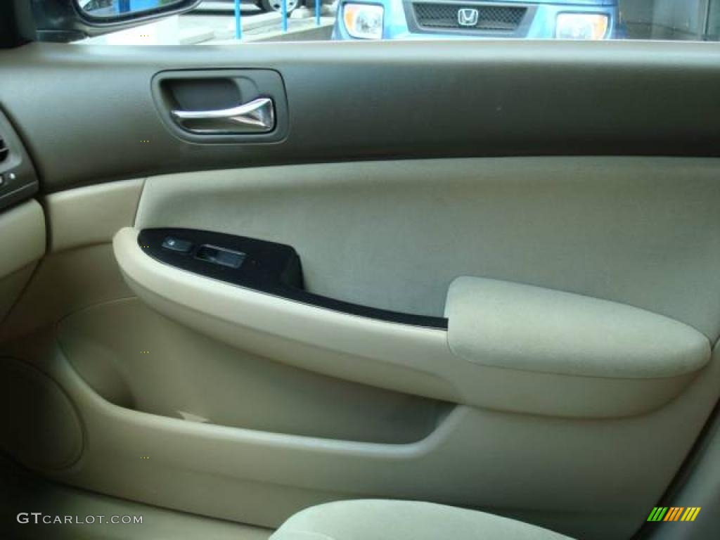 2006 Accord SE Sedan - Nighthawk Black Pearl / Ivory photo #17