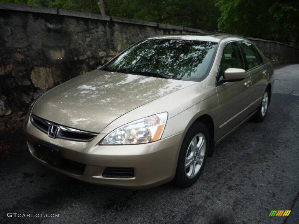 2006 Accord EX-L Sedan - Desert Mist Metallic / Ivory photo #2
