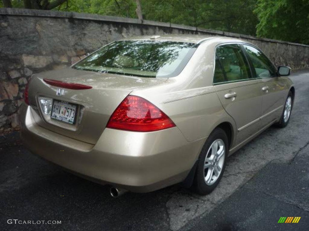 2006 Accord EX-L Sedan - Desert Mist Metallic / Ivory photo #3