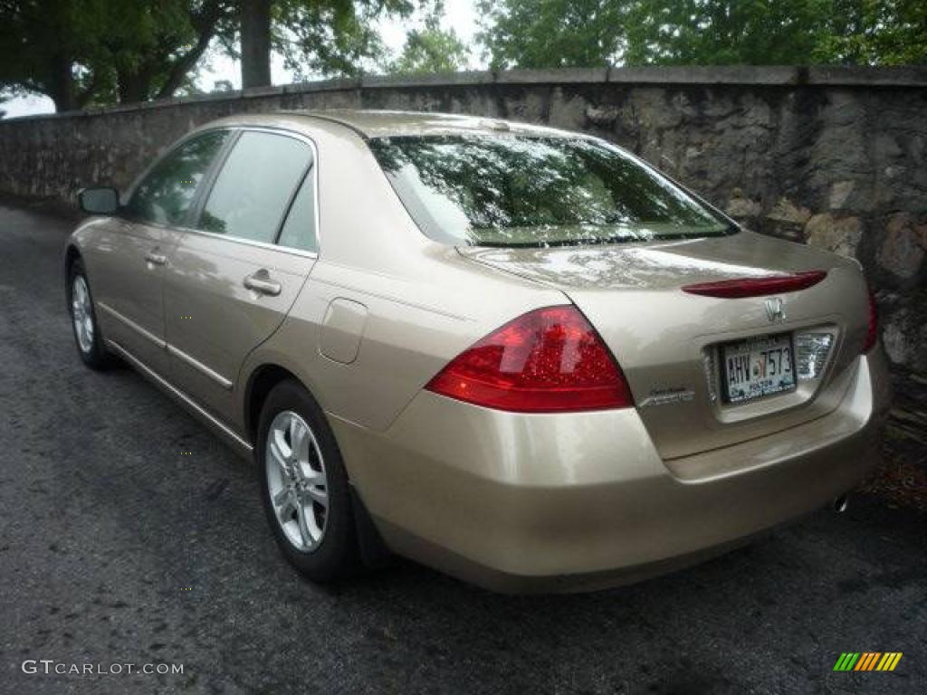 2006 Accord EX-L Sedan - Desert Mist Metallic / Ivory photo #4