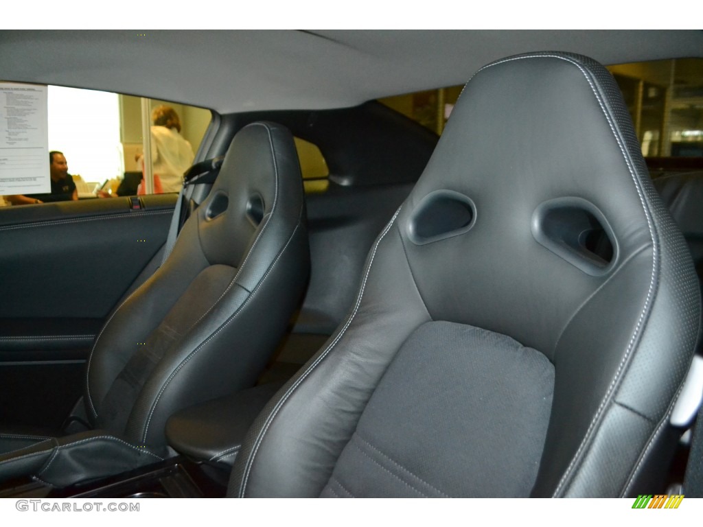 2014 GT-R Premium - Solid Red / Black Leather/Synthetic Suede photo #14