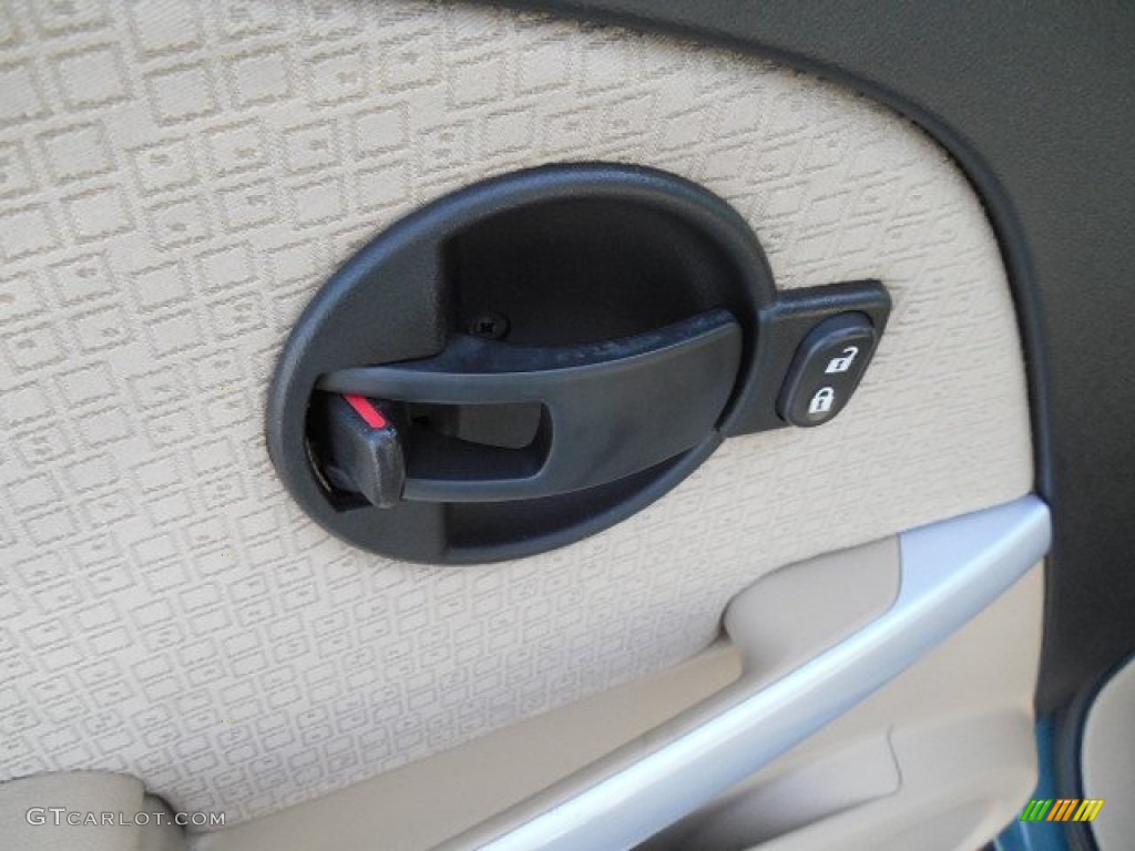 2008 Chevrolet Equinox LT Controls Photo #98005813