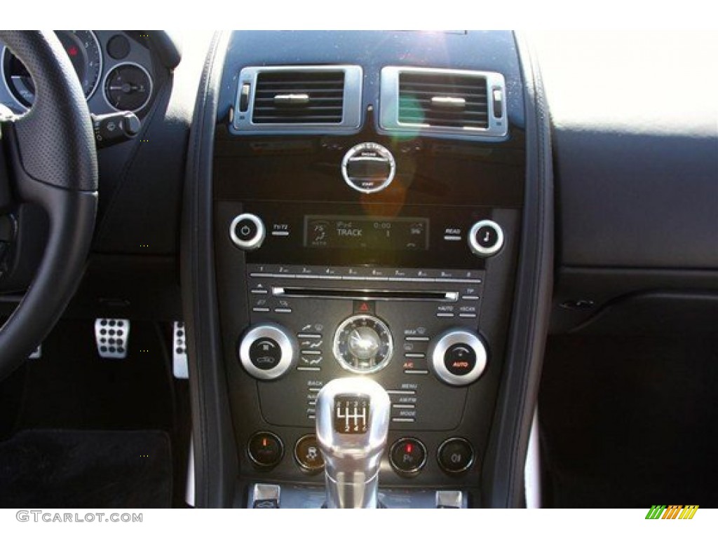 2011 Aston Martin V12 Vantage Coupe Controls Photos