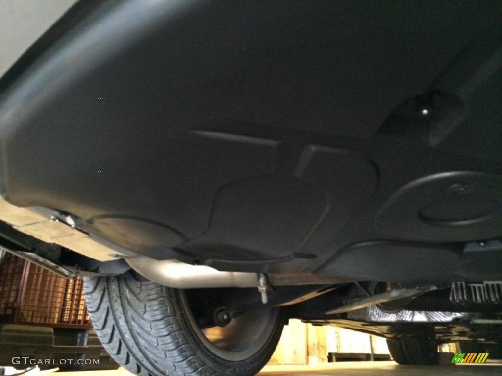 2005 Mercedes-Benz SL 65 AMG Roadster Undercarriage Photos