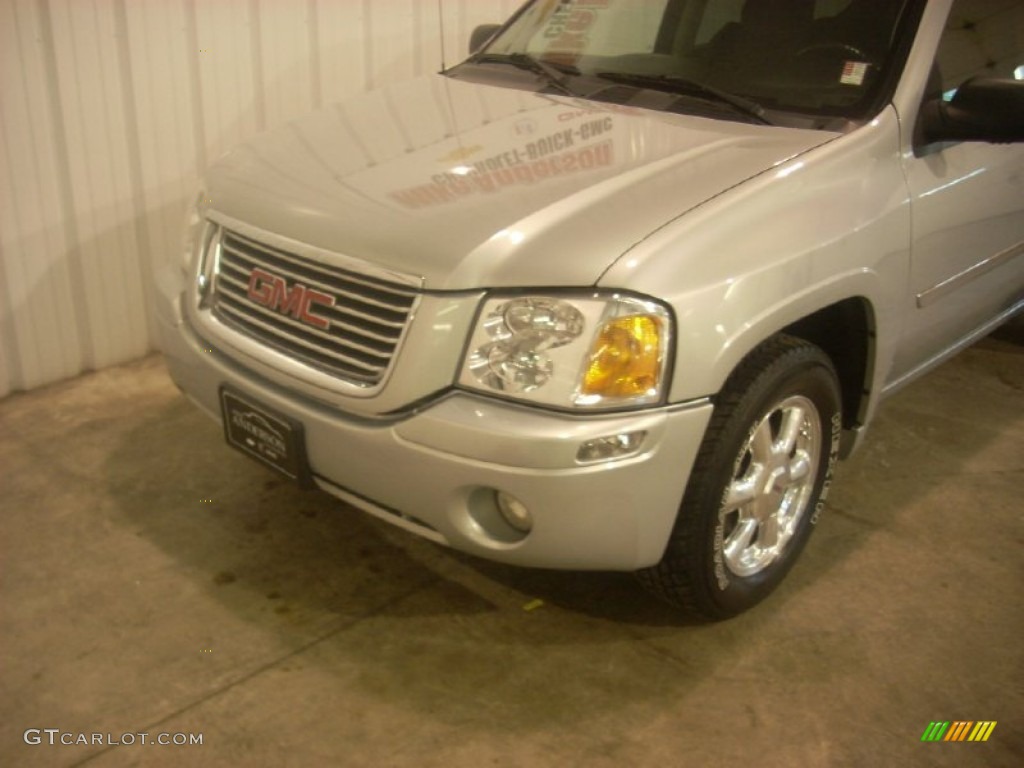 2008 Envoy SLE 4x4 - Silver Mist Metallic / Light Gray photo #2