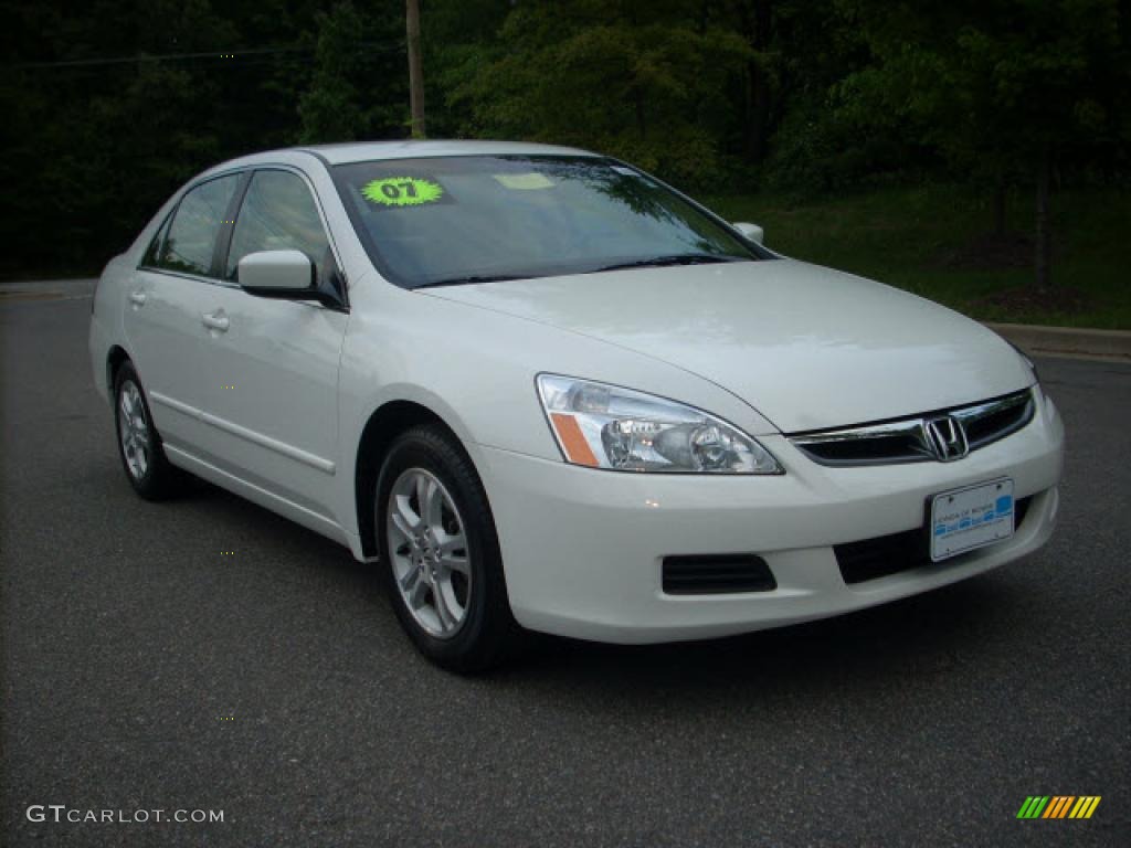 2007 Accord SE Sedan - Taffeta White / Ivory photo #1