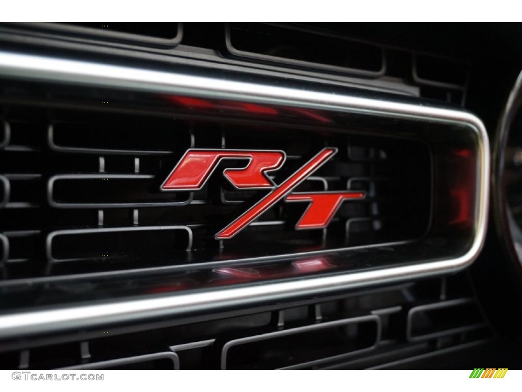 2015 Dodge Challenger R/T Plus Marks and Logos Photos