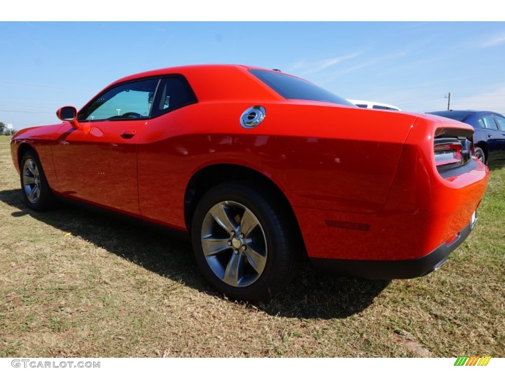 2015 Challenger SXT - TorRed / Black photo #2