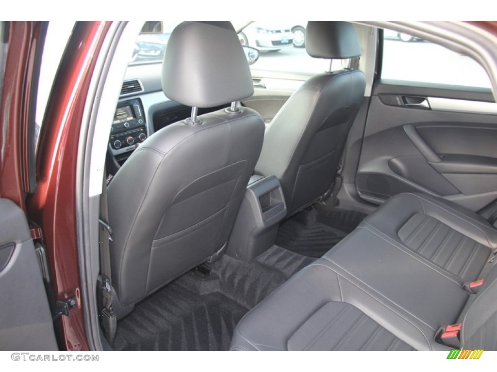 2012 Passat V6 SE - Opera Red Metallic / Titan Black photo #15
