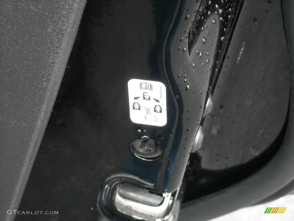 2008 Focus SE Sedan - Black / Charcoal Black photo #14