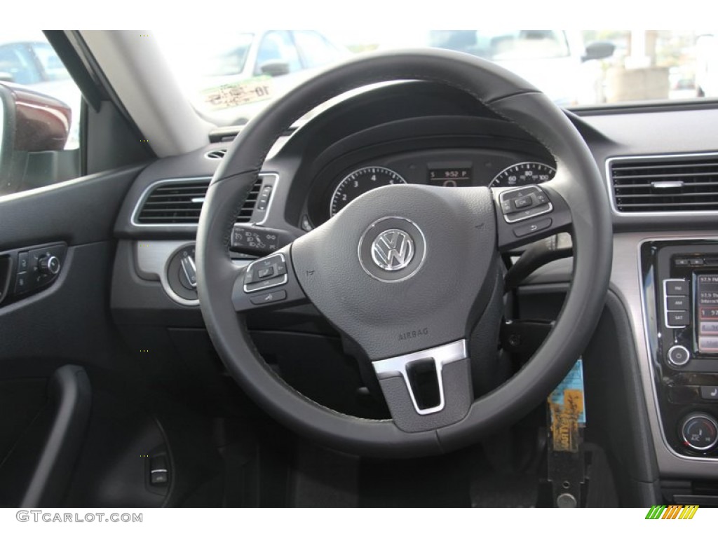 2014 Passat 2.5L SE - Opera Red Metallic / Titan Black photo #18