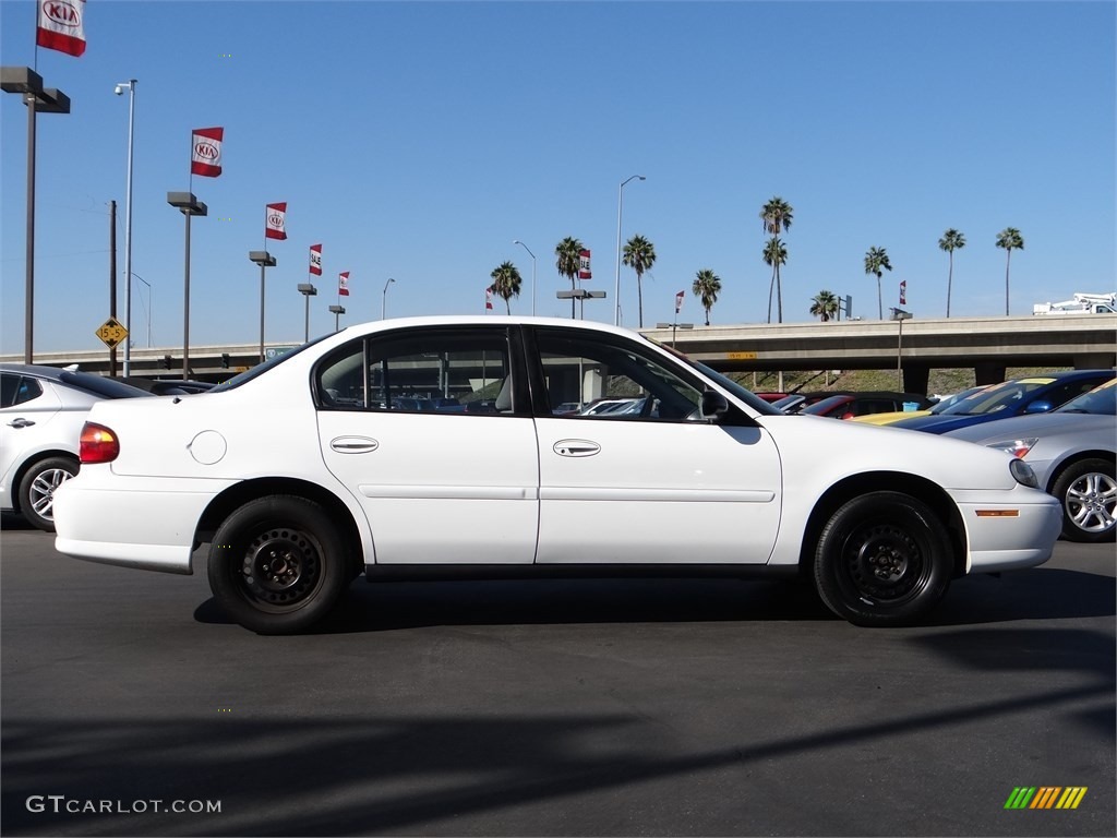 2002 Malibu Sedan - Bright White / Gray photo #2