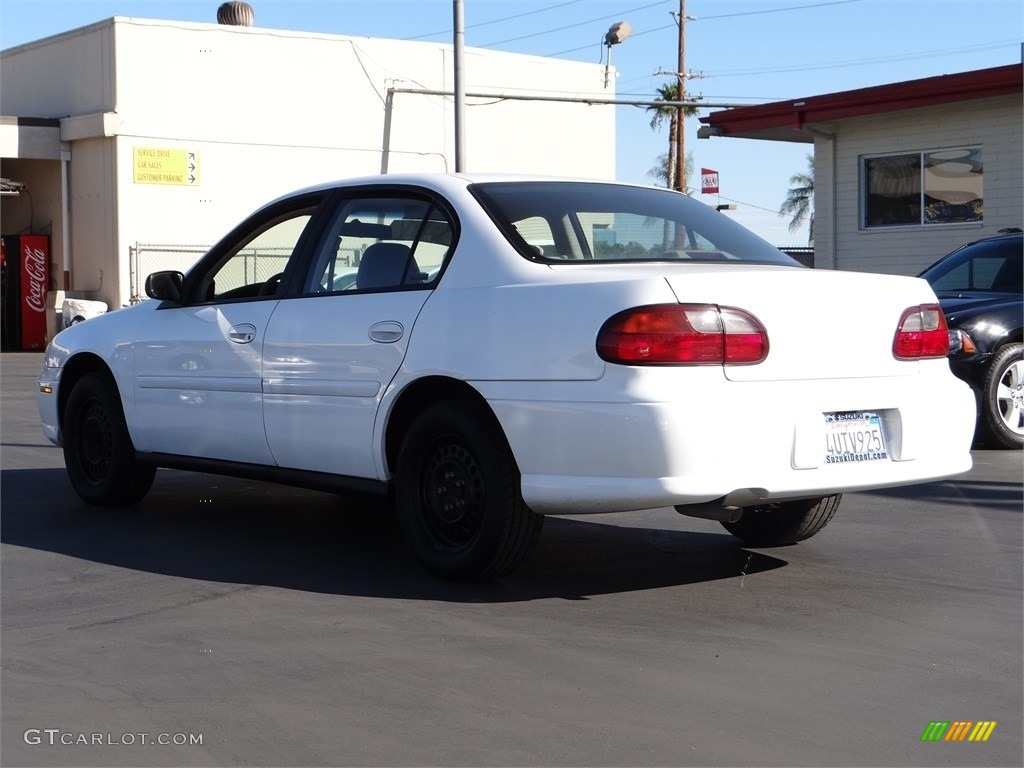 2002 Malibu Sedan - Bright White / Gray photo #4