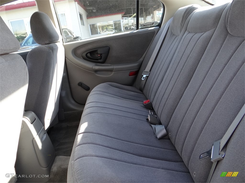 2002 Malibu Sedan - Bright White / Gray photo #9
