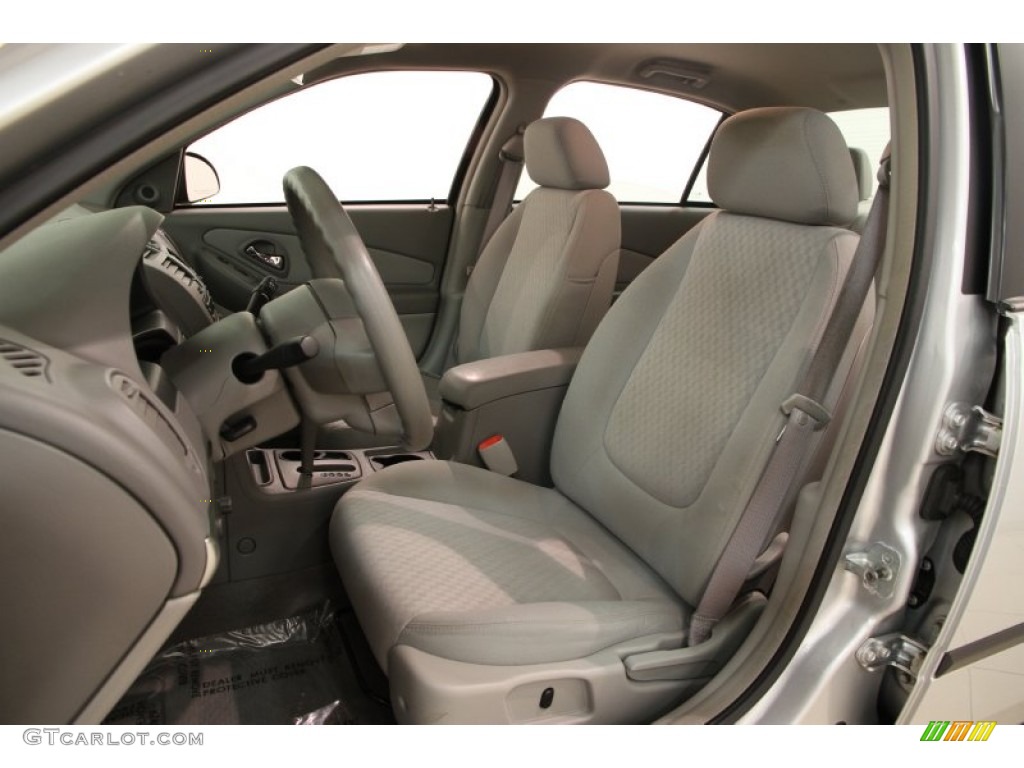 Gray Interior 2004 Chevrolet Malibu Sedan Photo #98056153