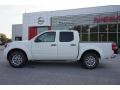 2015 Glacier White Nissan Frontier SV Crew Cab  photo #2