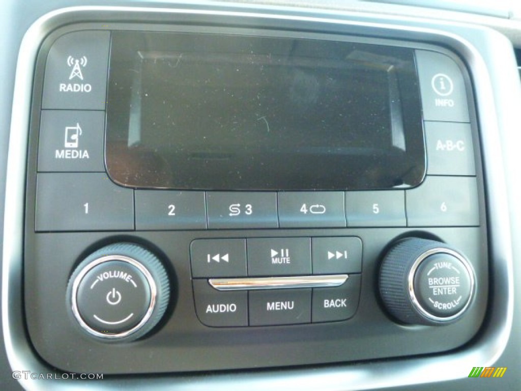 2015 Ram 3500 Tradesman Crew Cab 4x4 Dual Rear Wheel Audio System Photo #98057914