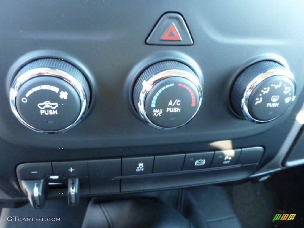 2015 Ram 3500 Tradesman Crew Cab 4x4 Dual Rear Wheel Controls Photo #98057938