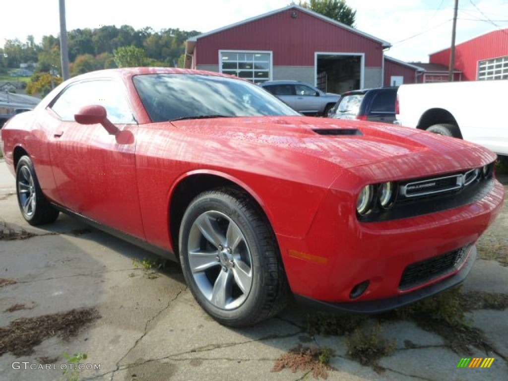 2015 Challenger SXT - TorRed / Black photo #7