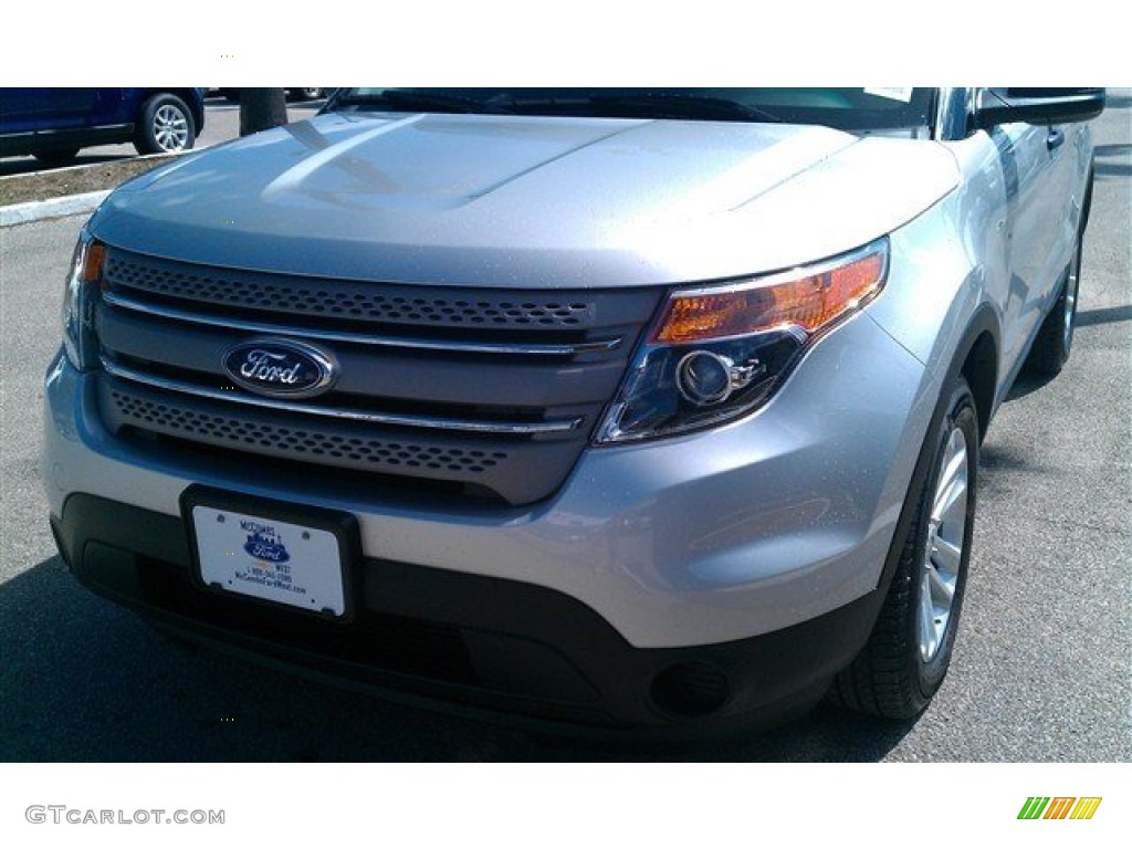 2015 Explorer FWD - Ingot Silver / Medium Light Stone photo #2