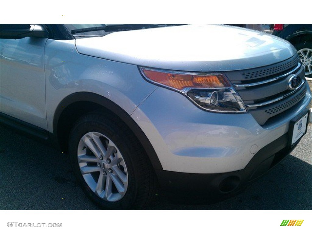 2015 Explorer FWD - Ingot Silver / Medium Light Stone photo #4